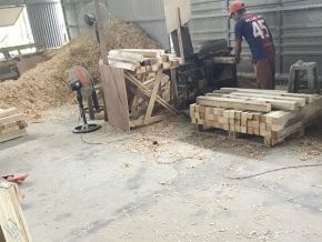Sawing timber for export according to required specifications 10