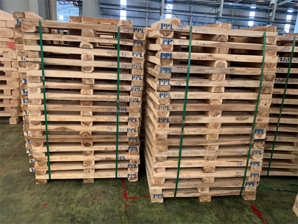 Wood pallet 17