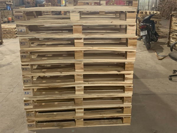 Wood pallet 19